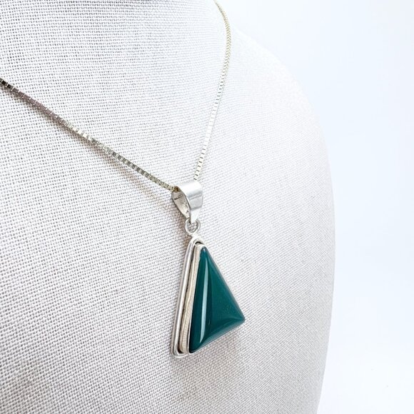 VTG Sterling Silver 925 Green Onyx Triangle Pendant Necklace Size 30" Length - Picture 3 of 14